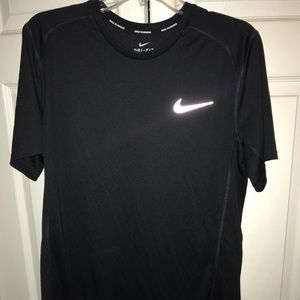 Women’s Nike dri-fit shirt